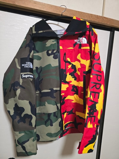 Supreme x The North Face Split Taped Seam Shell Jacket "Camo"