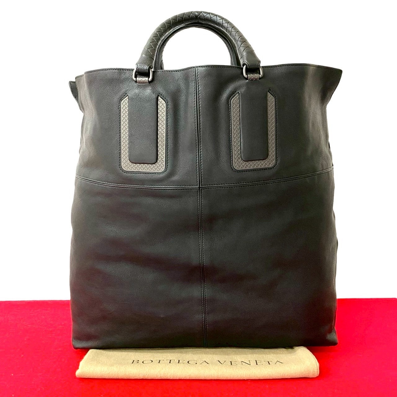 BOTTEGA VENETA ボッテガヴェネタ イントレチャート レザー ハンドバッグ ブラック
32538