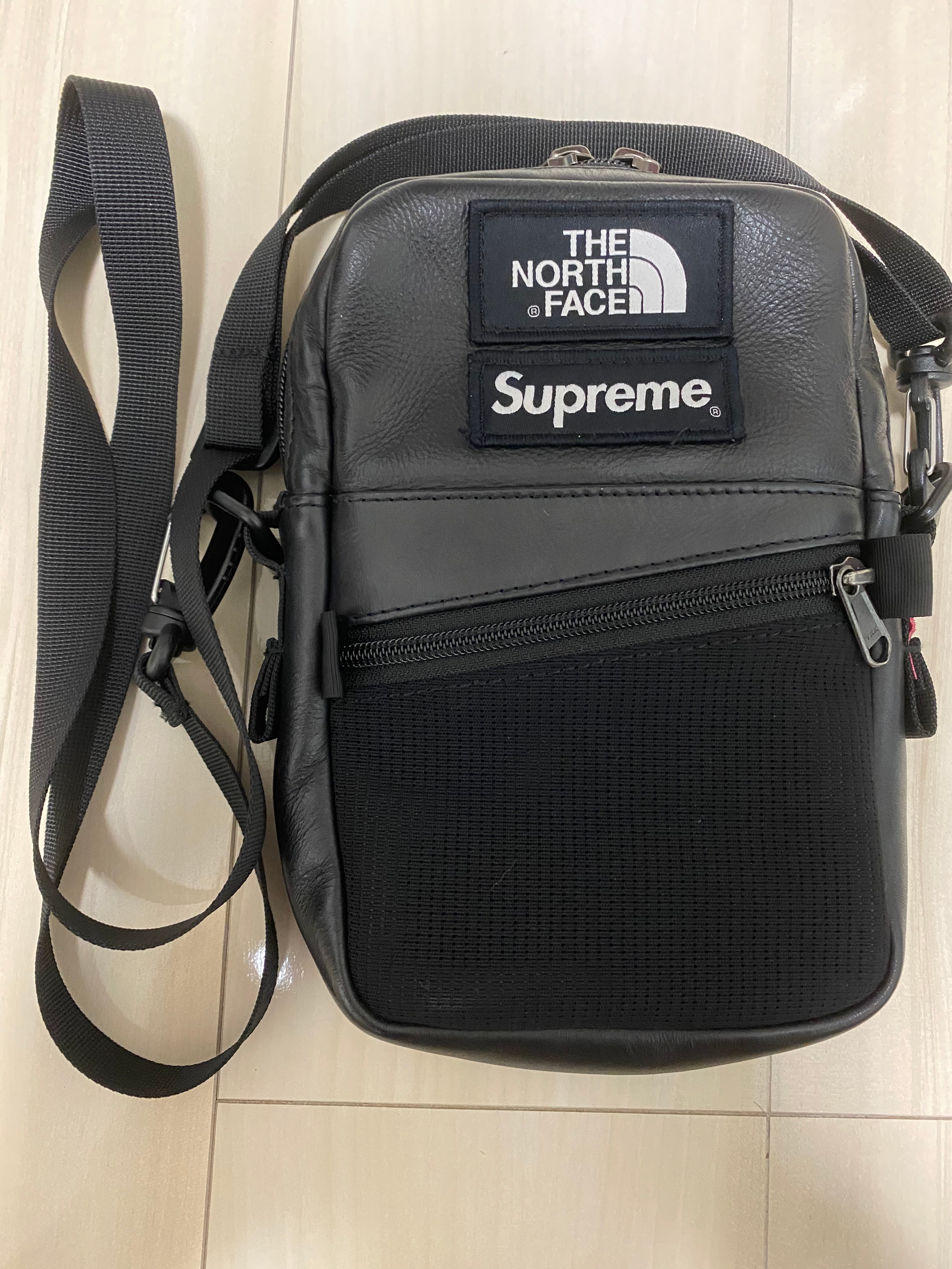 Supreme x The North Face Leather Shoulder Bag 