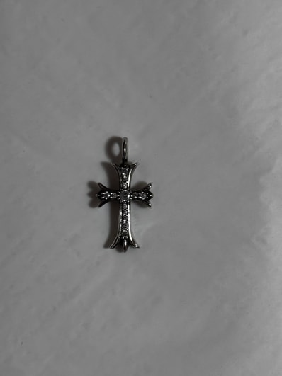 Chrome Hearts Tiny Cross Fat Pave Dimond Charm"Silver"