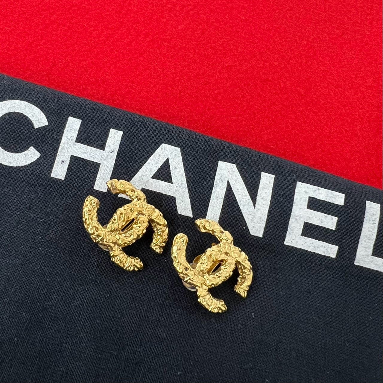 CHANEL シャネル ココマーク 溶岩 モチーフ イヤリング GP イヤリング ゴールド
 313-6