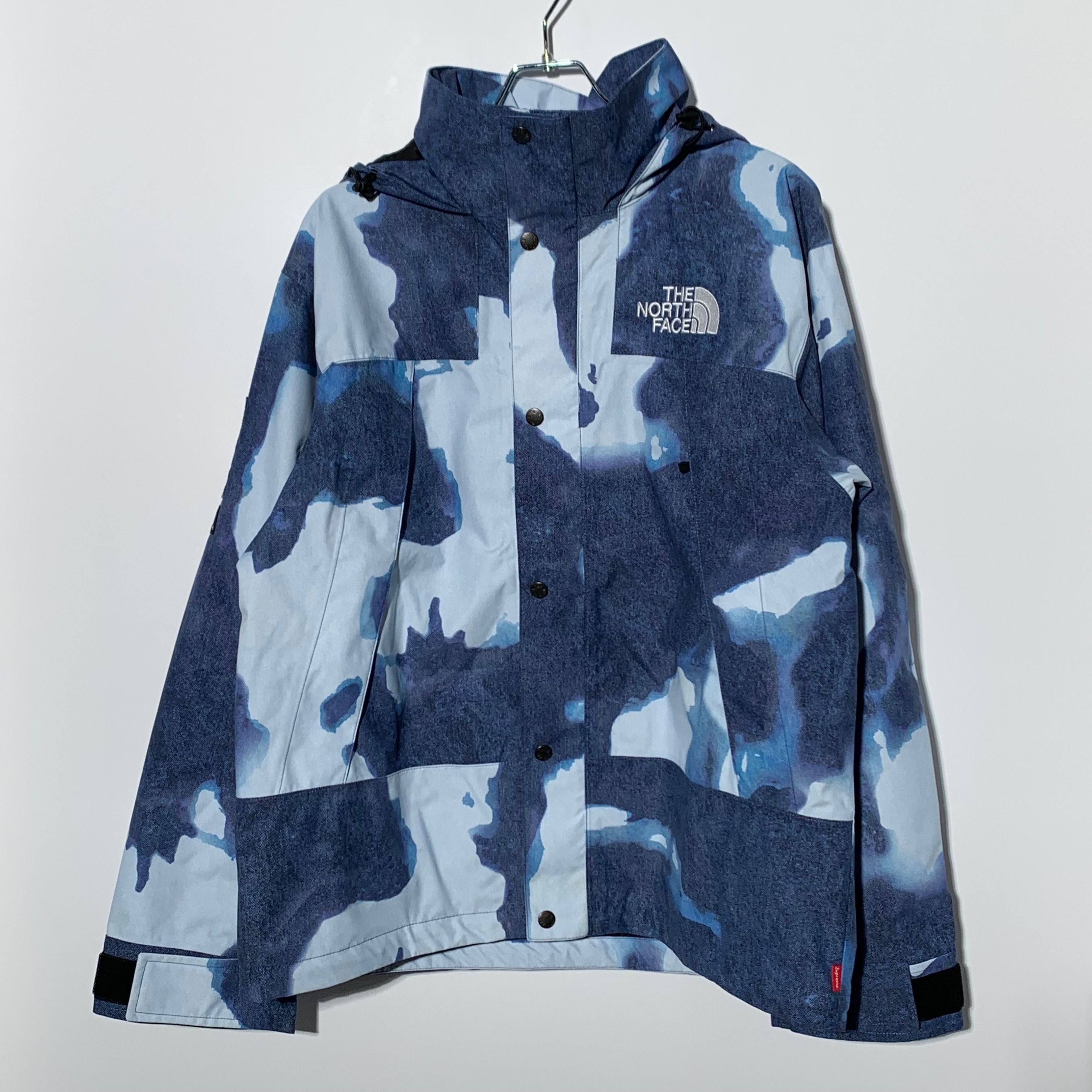 Supreme x The North Face Bleached Denim Print Mountain Jacket "Indigo"
