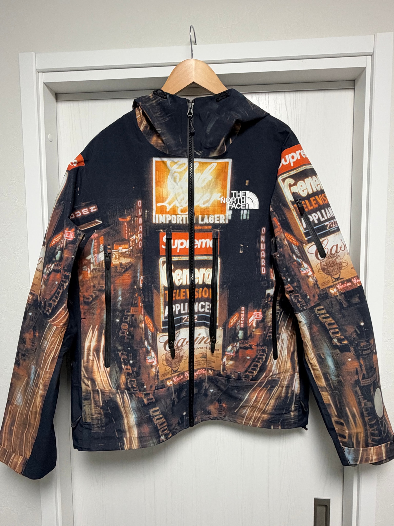 Supreme x The North Face Taped Seam Shell Jacket "Times square" NP52207I x NF0A82RK