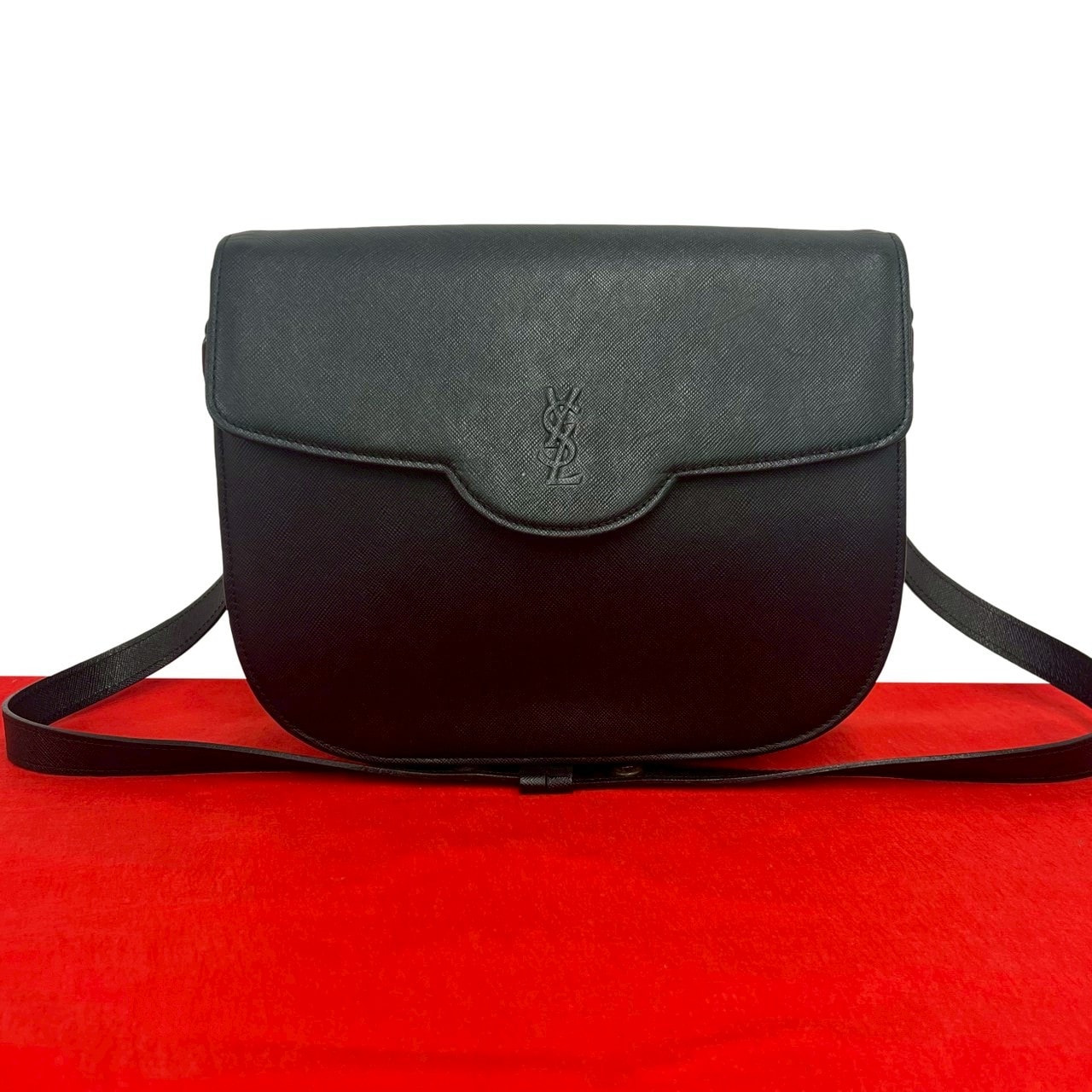 YVES SAINT LAURENT イヴ・サンローラン YSL ロゴ レザー ショルダーバッグ ブラック
 64052