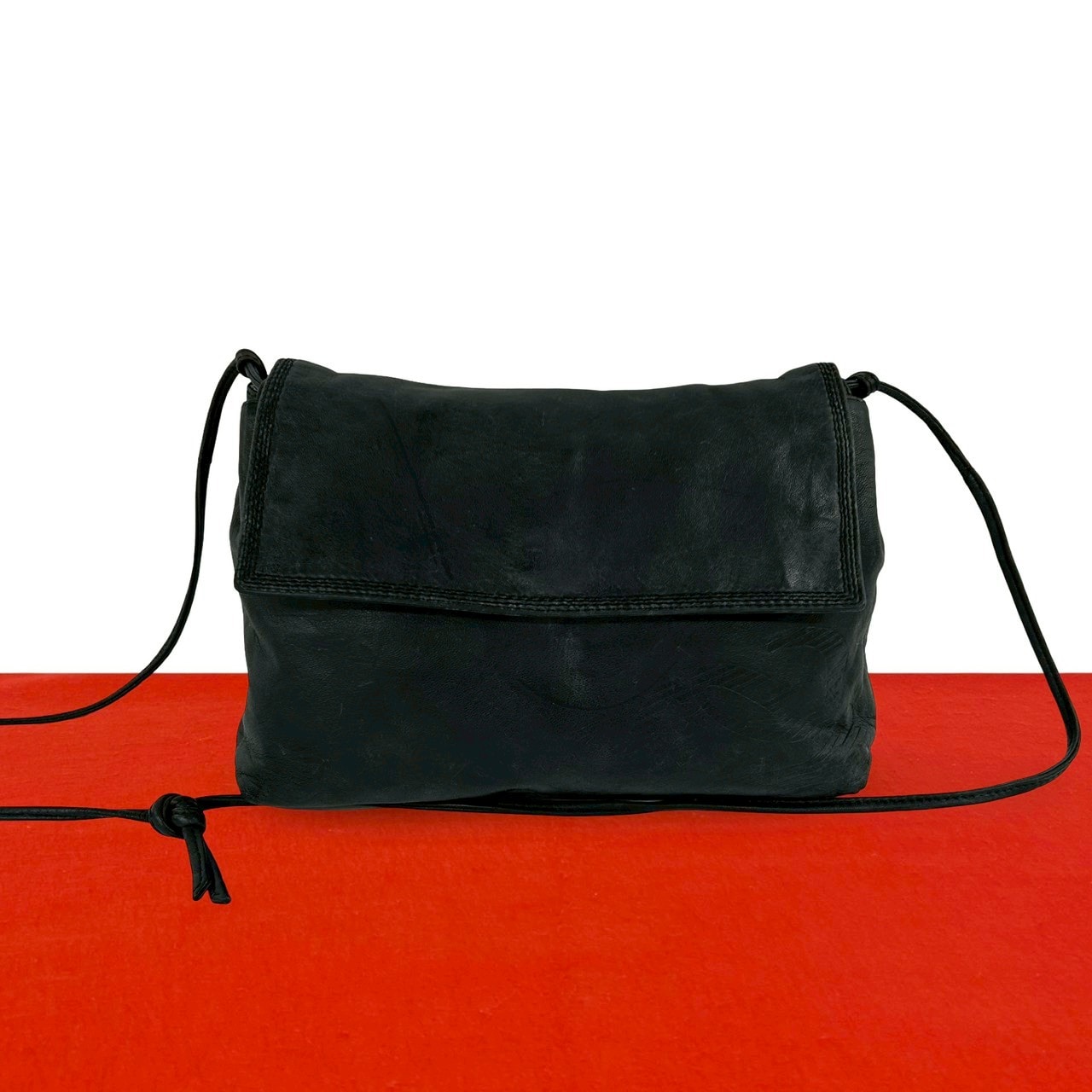 LOEWE ロエベ アナグラム ロゴ レザー ショルダーバッグ ブラック
 35060