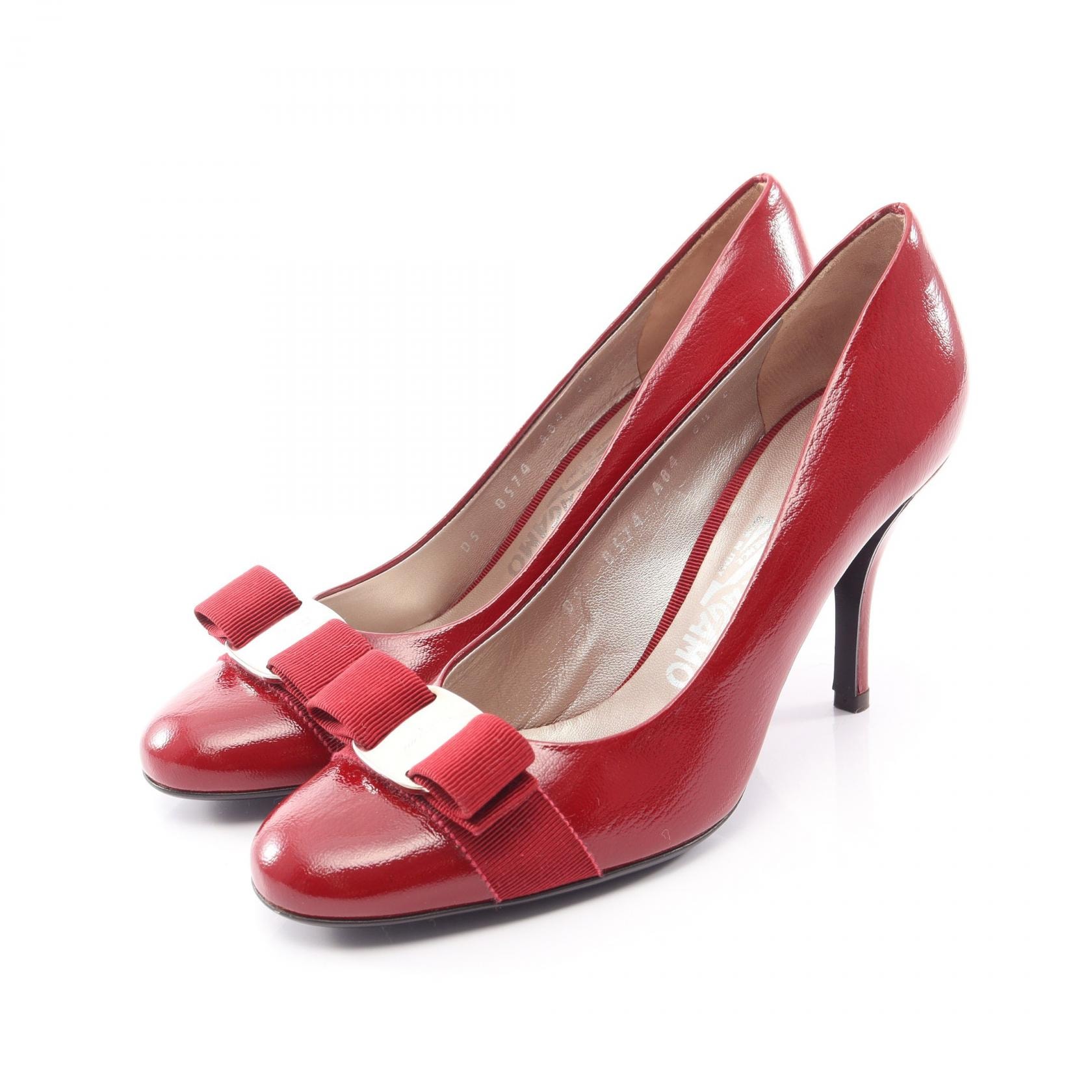 サルヴァトーレフェラガモ Salvatore Ferragamo ヴァラリボン パンプス 靴 パテントレザー レディース レッド系 【中古】