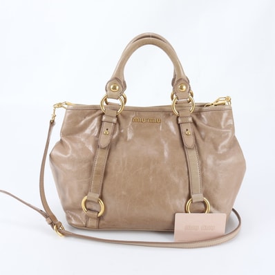 ■美品 ミュウミュウRN0685 ショルダーバッグ レザー
