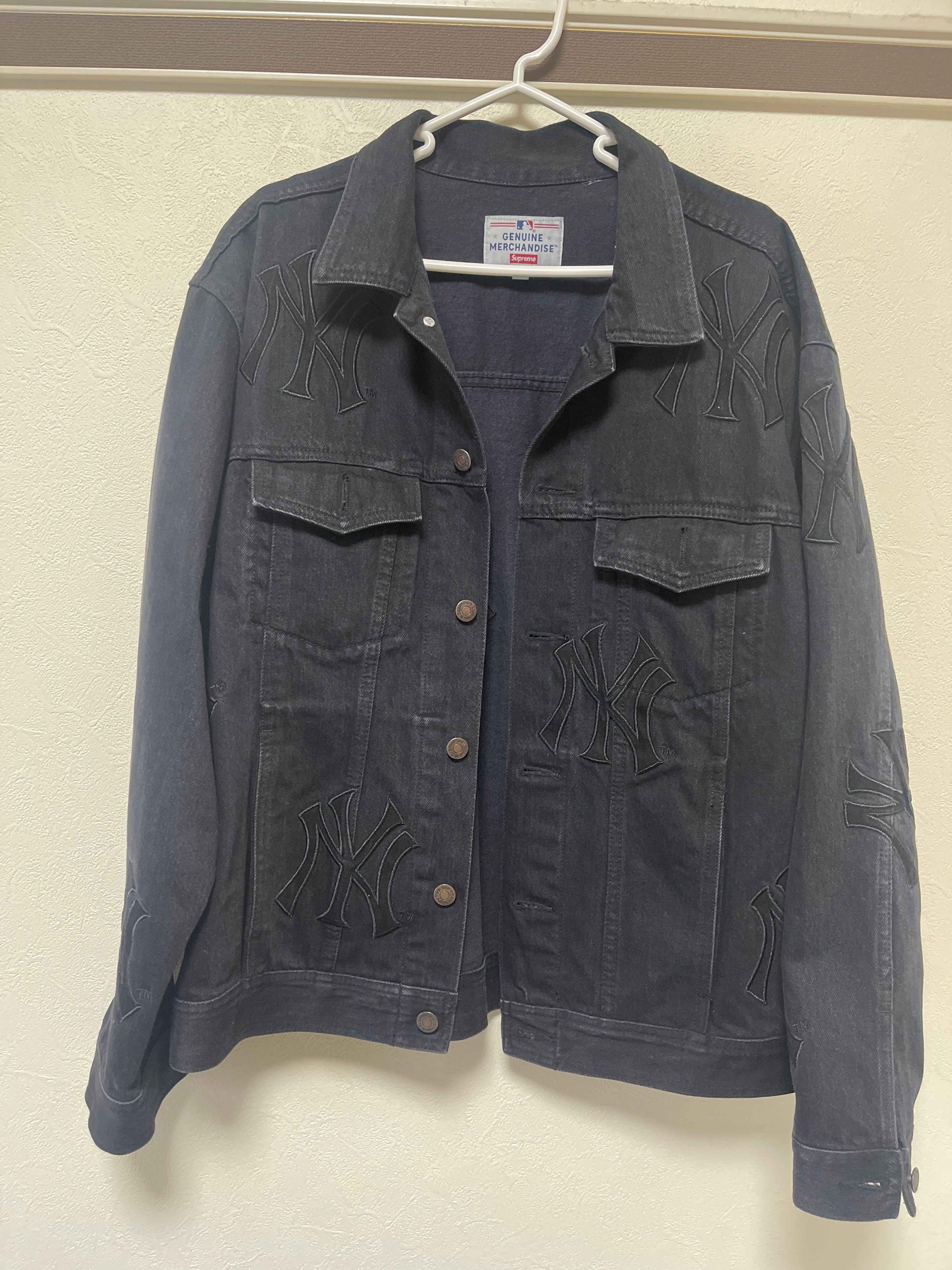 Supreme New York YankeesTM Denim Trucker Jacket "Black"