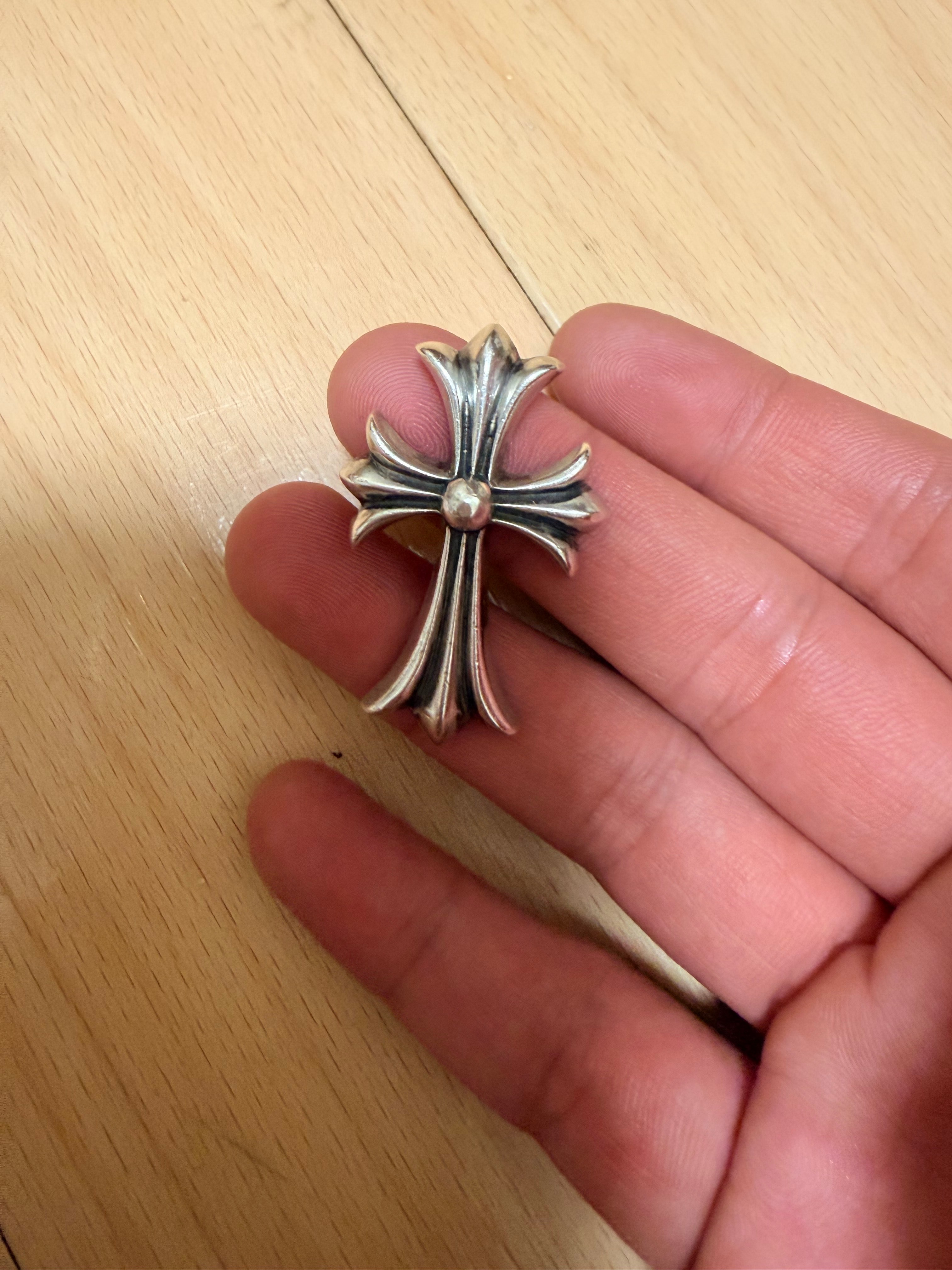 クロムハーツ スモールCH クロス ペンダント "シルバー"