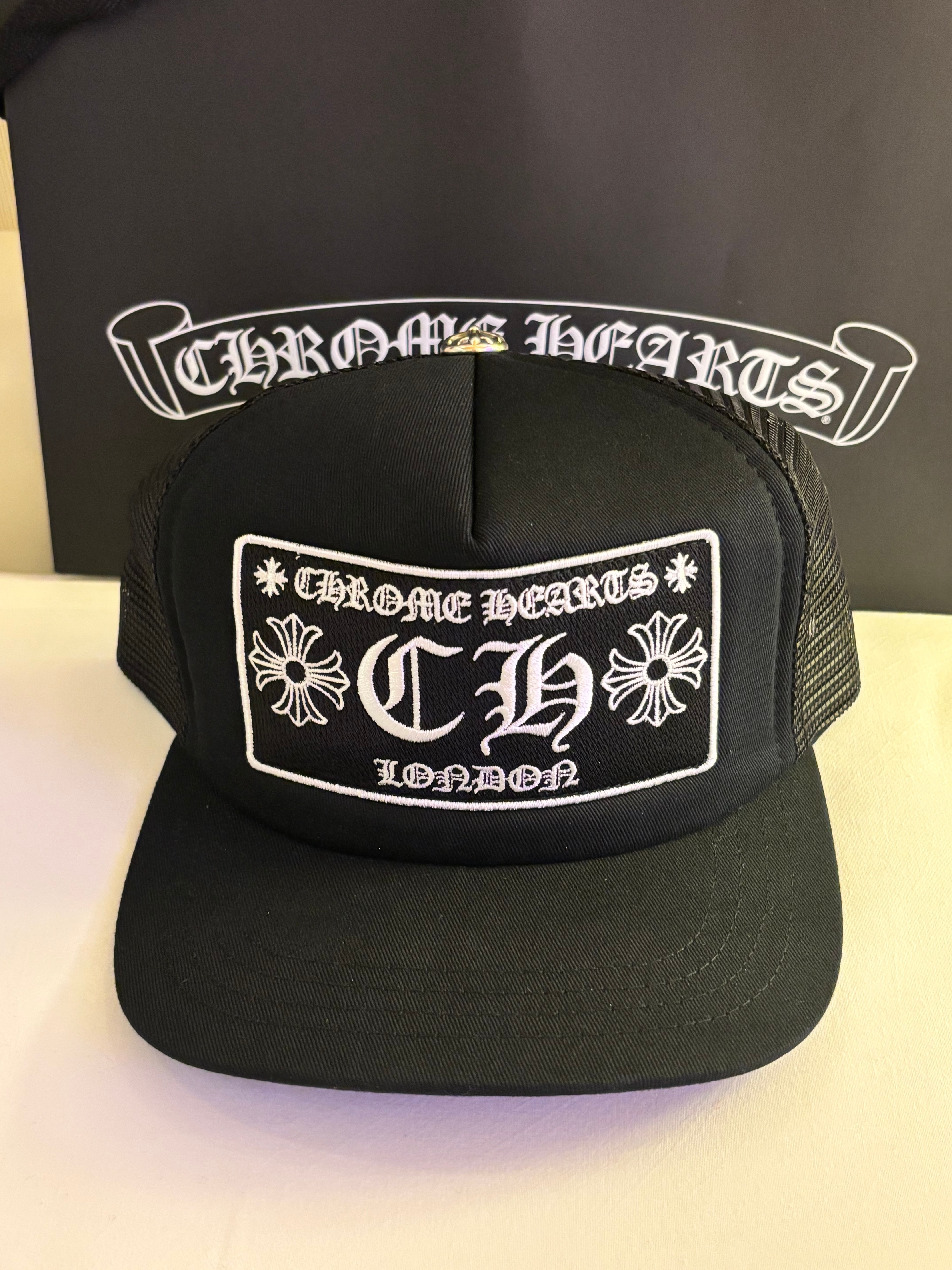クロムハーツ トラッカー キャップ CH "ブラック"