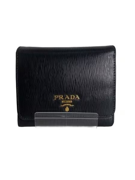 プラダ ヴィッテロムーブ バイカラー ウォレット "ブラック/レッド" 1MH176 2B6Q F0TMH