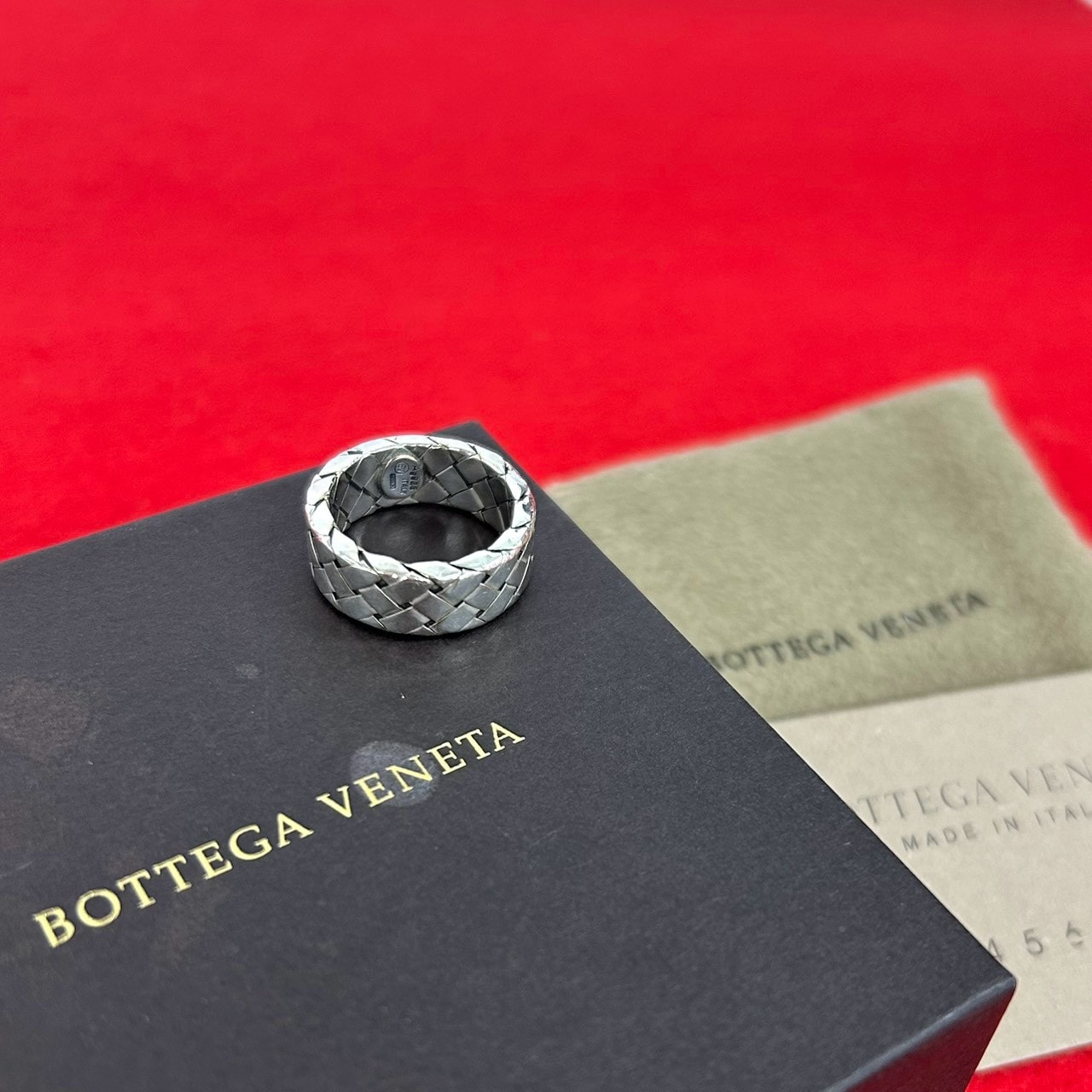 BOTTEGA VENETA ボッテガヴェネタ イントレチャート シルバー925 リング・指輪 9号 シルバー
m3037