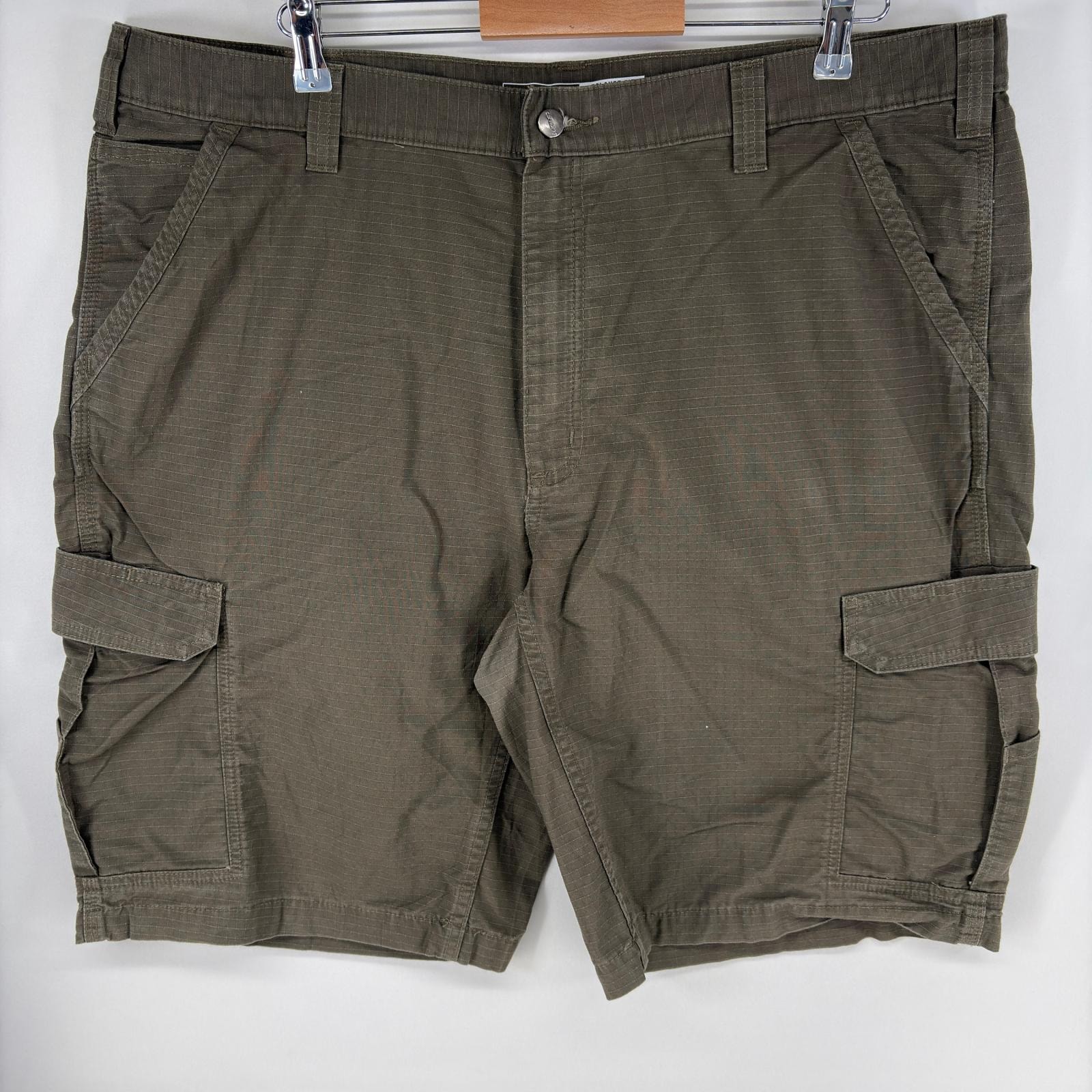 古着 カーハート Carhartt パンツ カーゴ ワンポイントロゴ ジッパーフライ リップストップ ショーツ ハーフ w42  グリーン系 メンズ