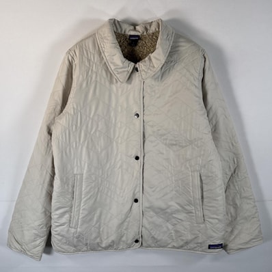 古着 パタゴニア patagonia 中綿ジャケット キルティングジャケット 裏ボア ワンポイントロゴ スナップボタン FA16 L ベージュ レディース