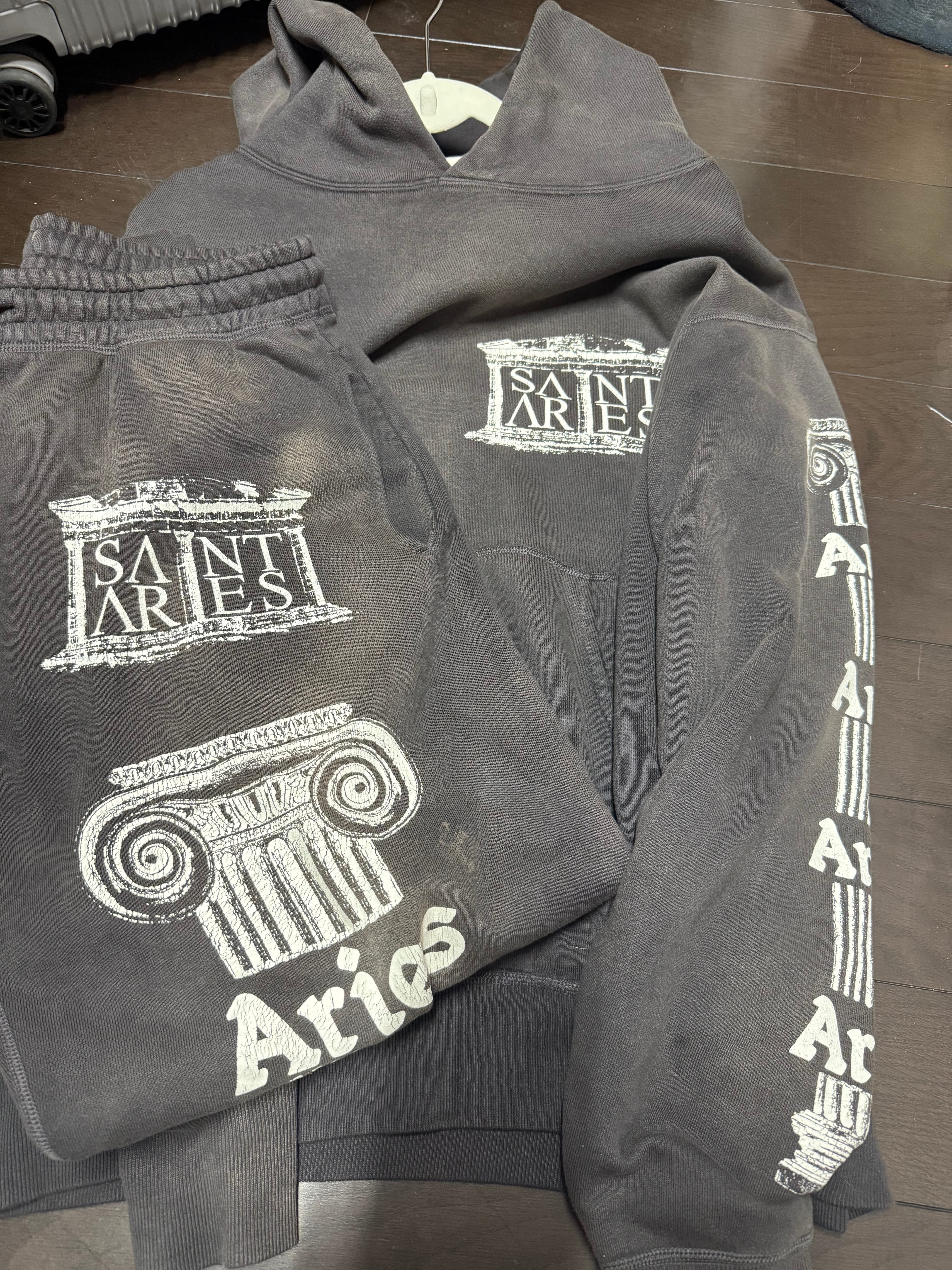 SAINT Mxxxxxx x Aries 23Aw Hoodie "Black"