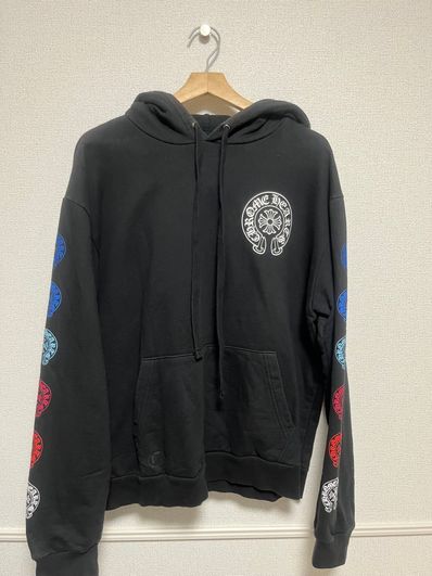 Multicolor Sleeve Logo Horseshoe