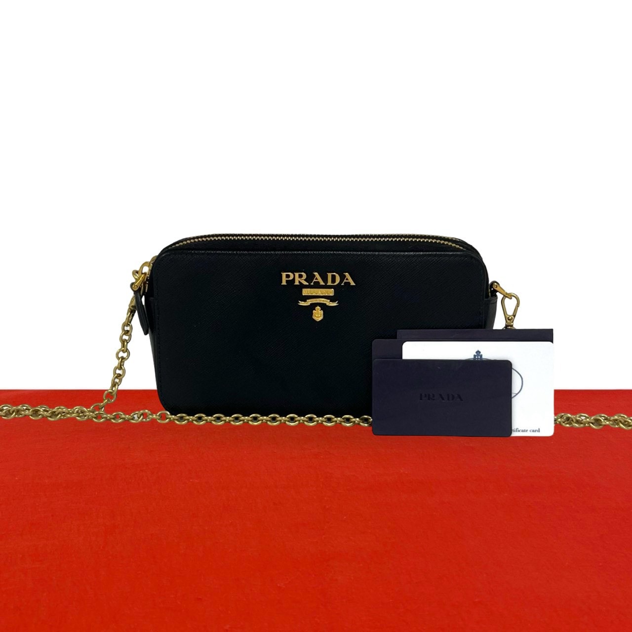 PRADA プラダ ロゴ 金具 レザー ショルダーバッグ ブラック
 20481