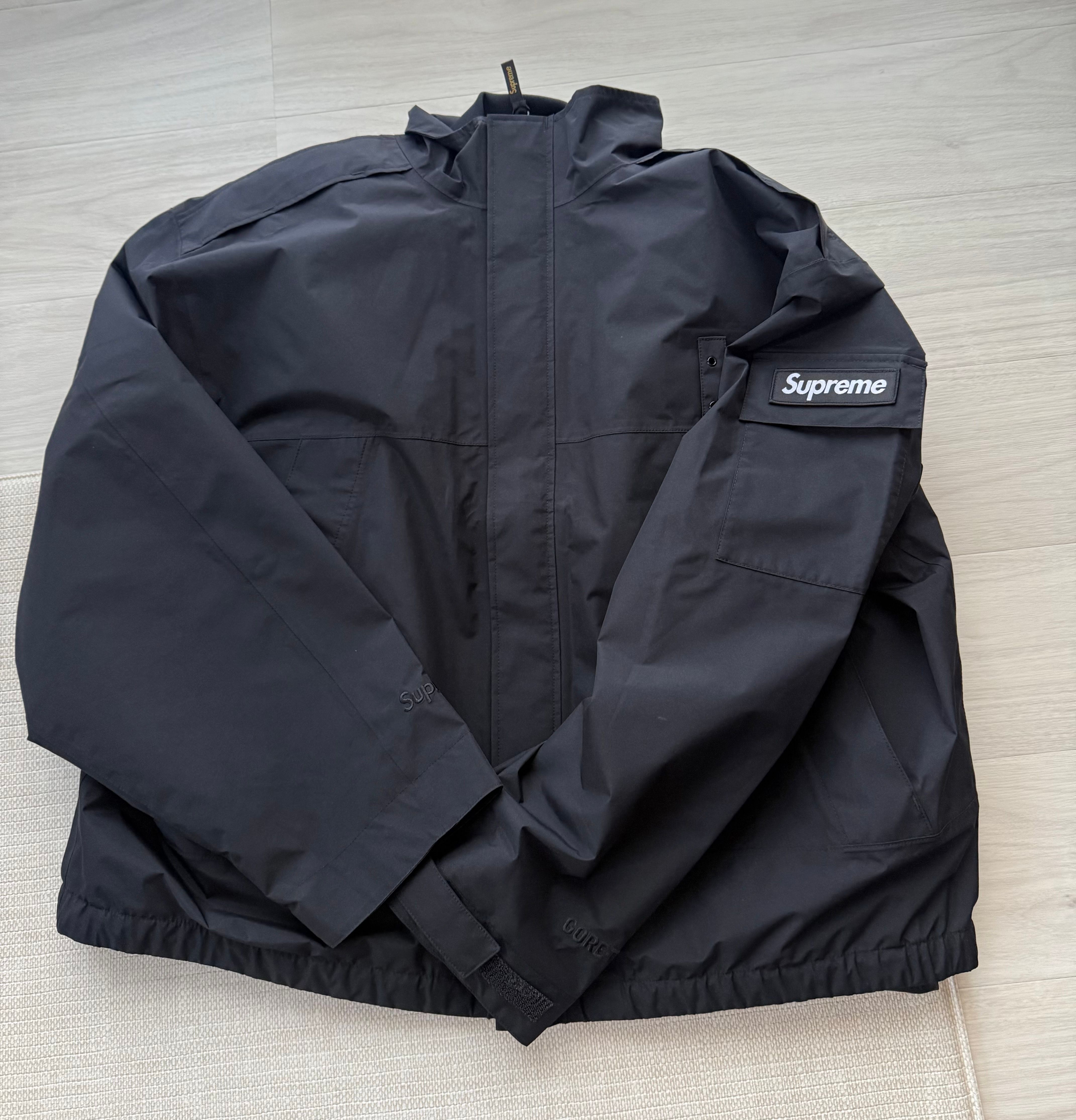 Supreme 2-in-1 GORE-TEX Shell + Quilted Liner Vest "Black"