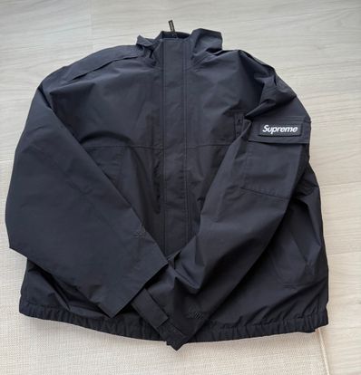 Supreme 2-in-1 GORE-TEX Shell + Quilted Liner Vest "Black"