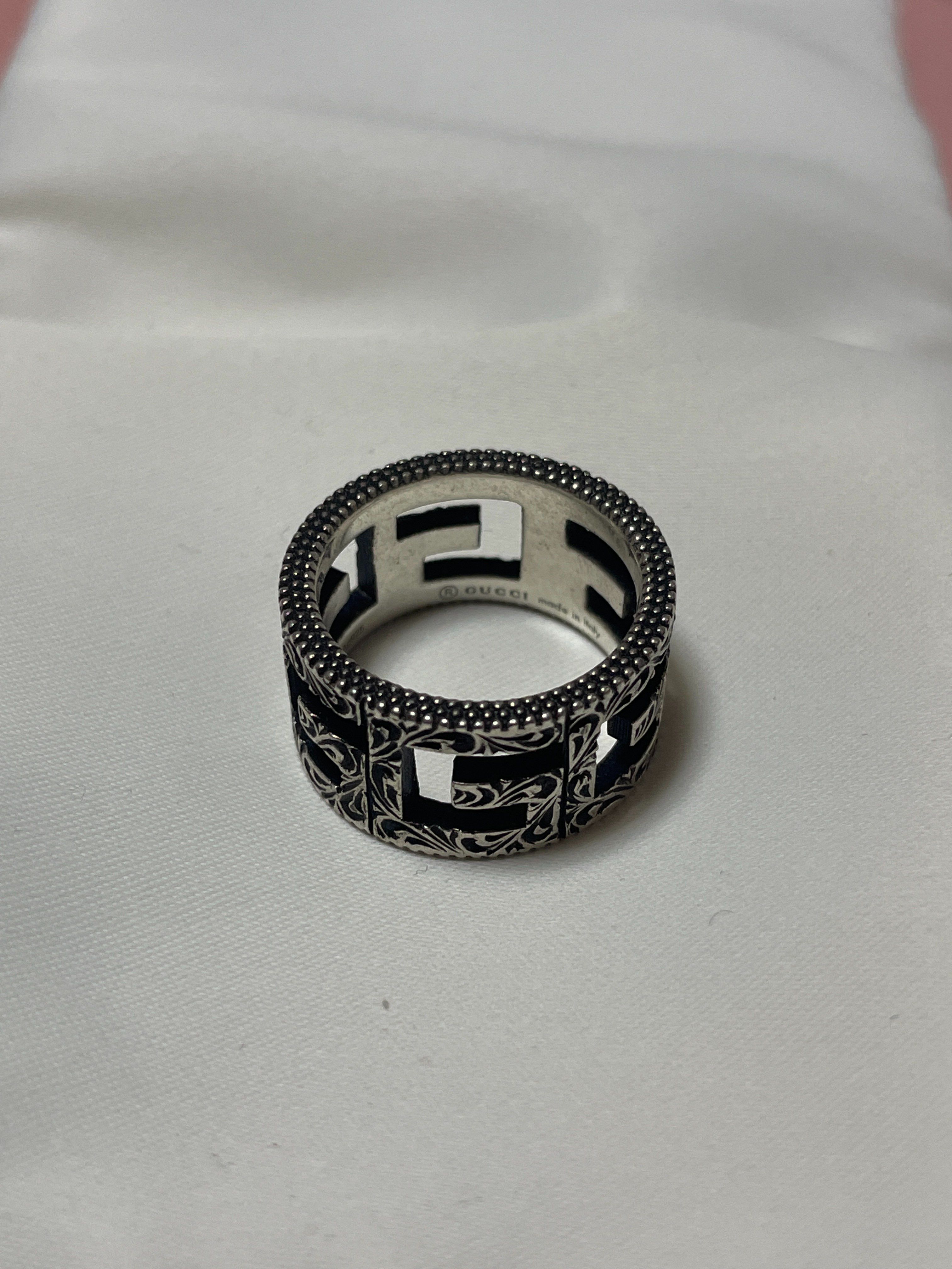 GUCCI Silver Ring With Square G