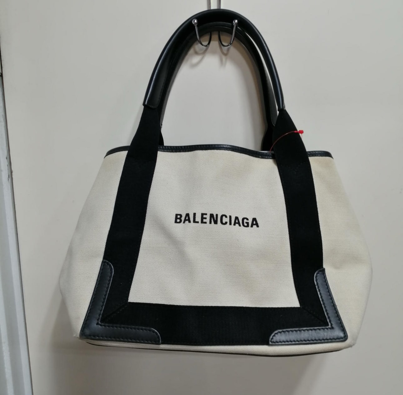 BALENCIAGA