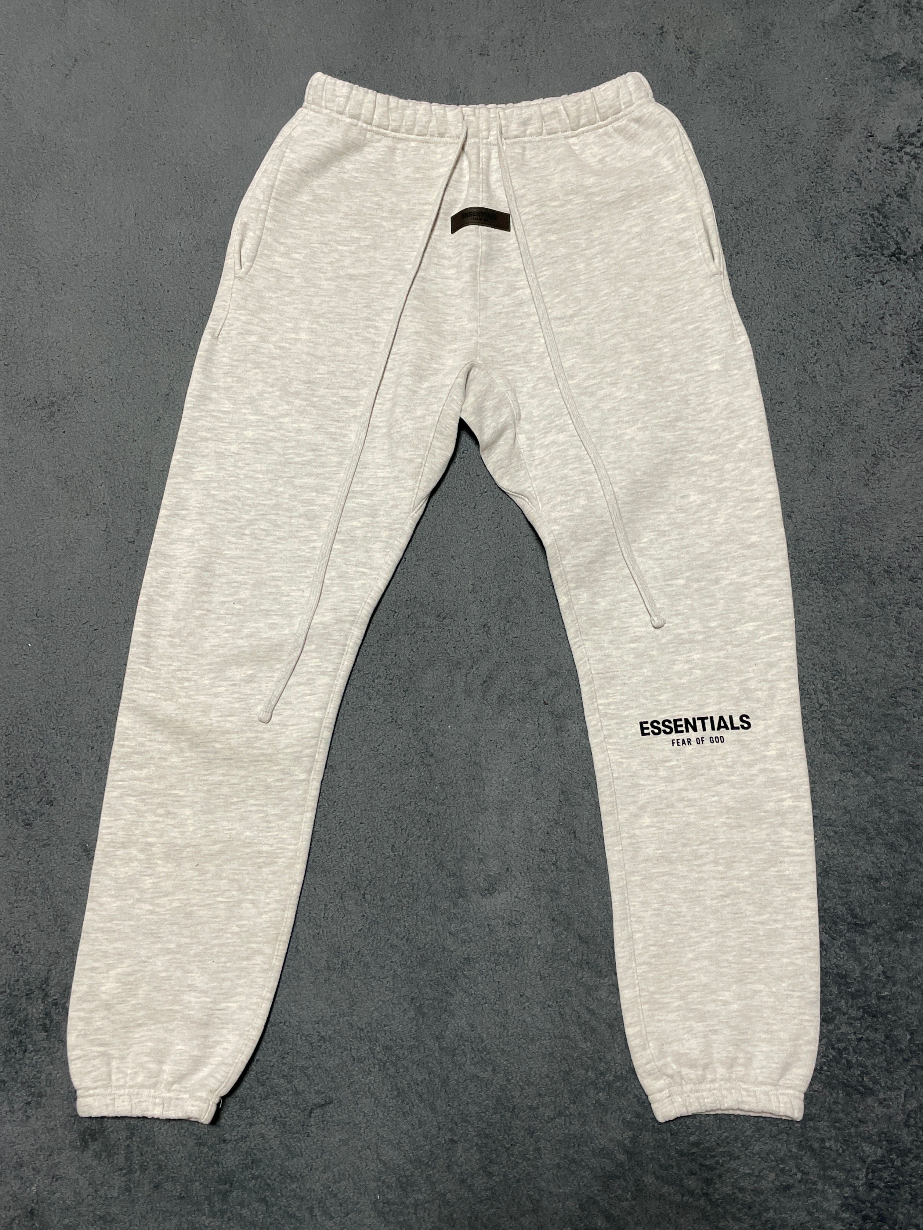 FEAR OF GOD ESSENTIALS BLACK ESS LOGO SWEAT "Light Oatmeal"