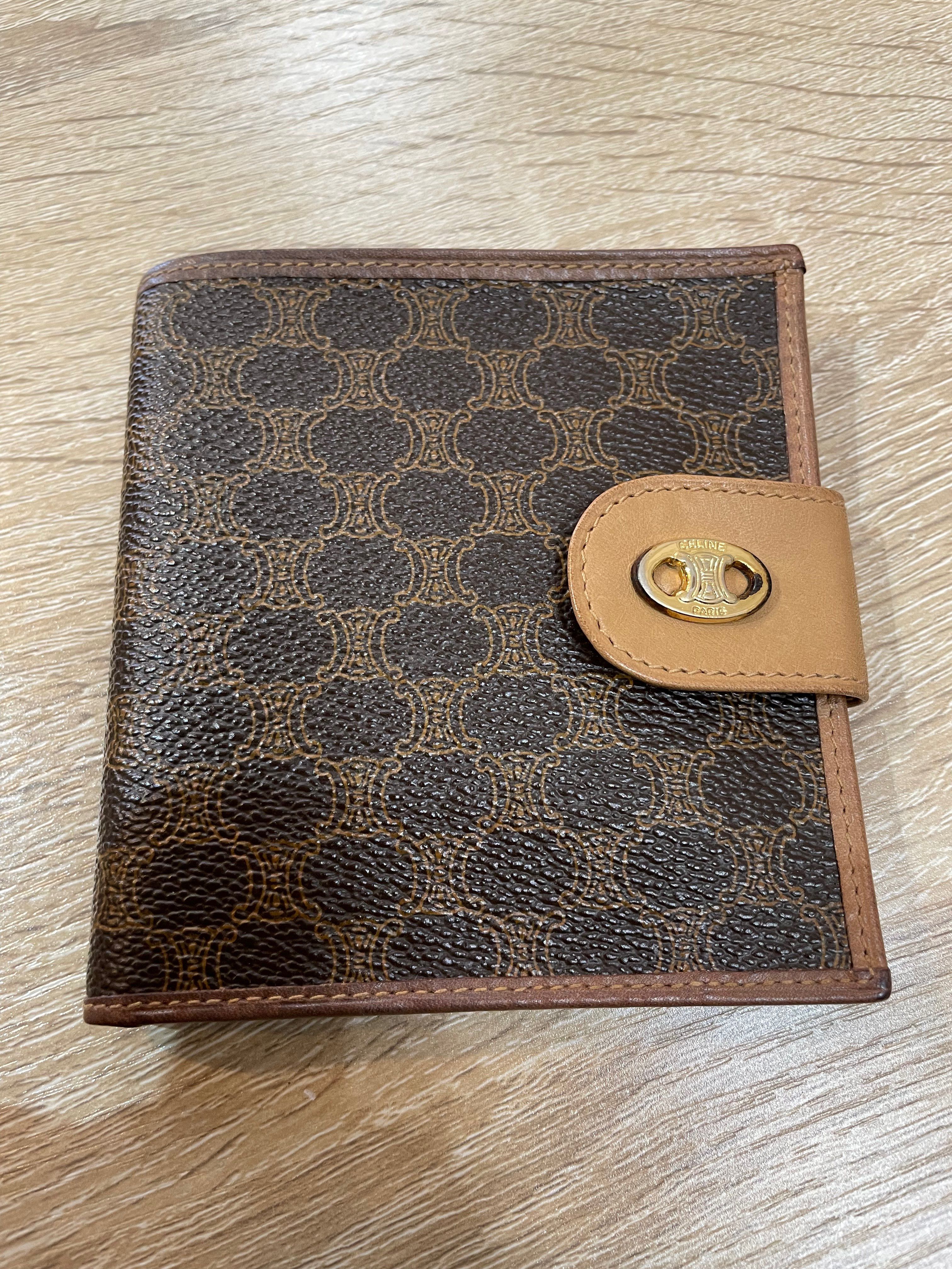 セリーヌ二つ折り財布