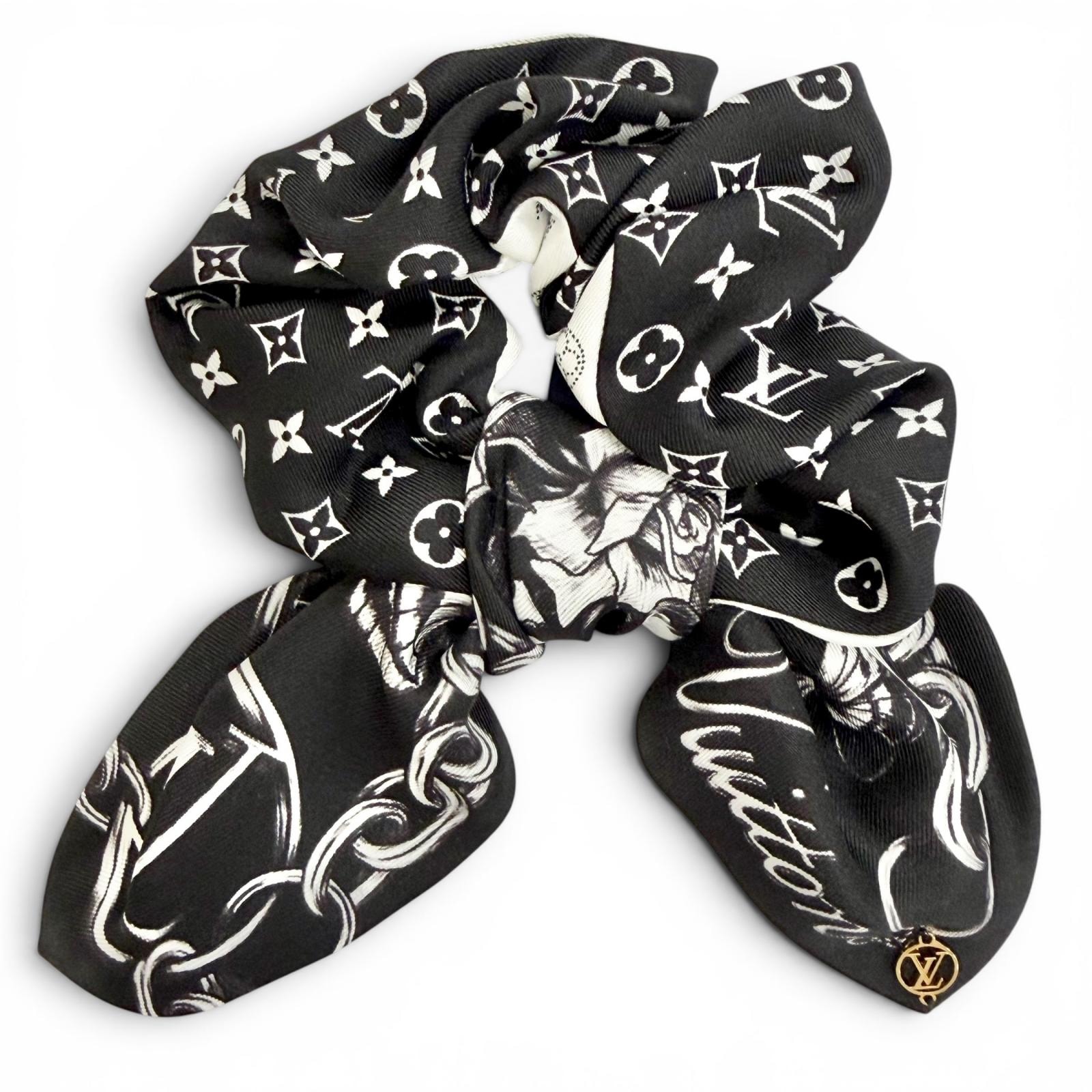 極美品 ルイヴィトン LV ブルーム シュシュ ノワール S M96662