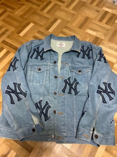 Supreme New York YankeesTM Denim Trucker Jacket "Blue"