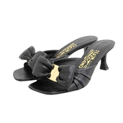 サルヴァトーレフェラガモ 美品 レザー ヴァラ ボウ ヒール スライドサンダル シューズ レディース 黒 ブラック 4 40