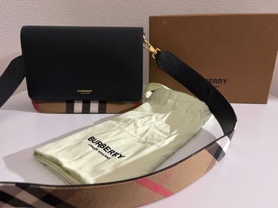 BURBERRY マックフォード チェック クロス カーフスキン キャンバス ブラック ショルダーバッグ(型番:8084025)