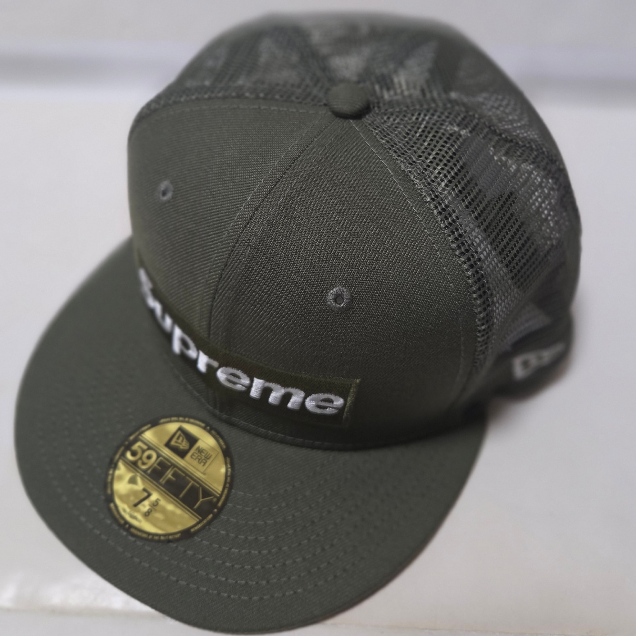 Supreme Box Logo Mesh Back New Era "Olive" (23SS)