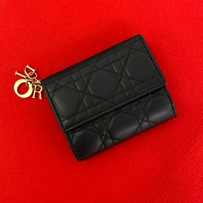 Christian Dior ディオール カナージュステッチ レザー 二つ折り財布 ブラック
60986
