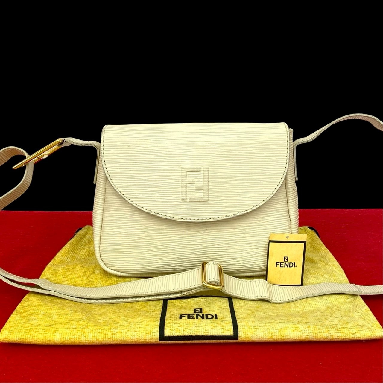 FENDI フェンディ FF ロゴ レザー ショルダーバッグ ホワイト
 76336