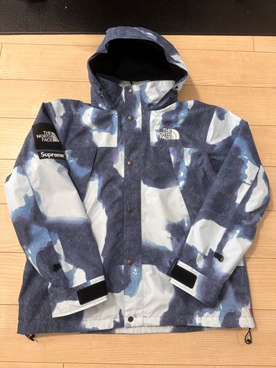 Supreme x The North Face Bleached Denim Print Mountain Jacket "Indigo"