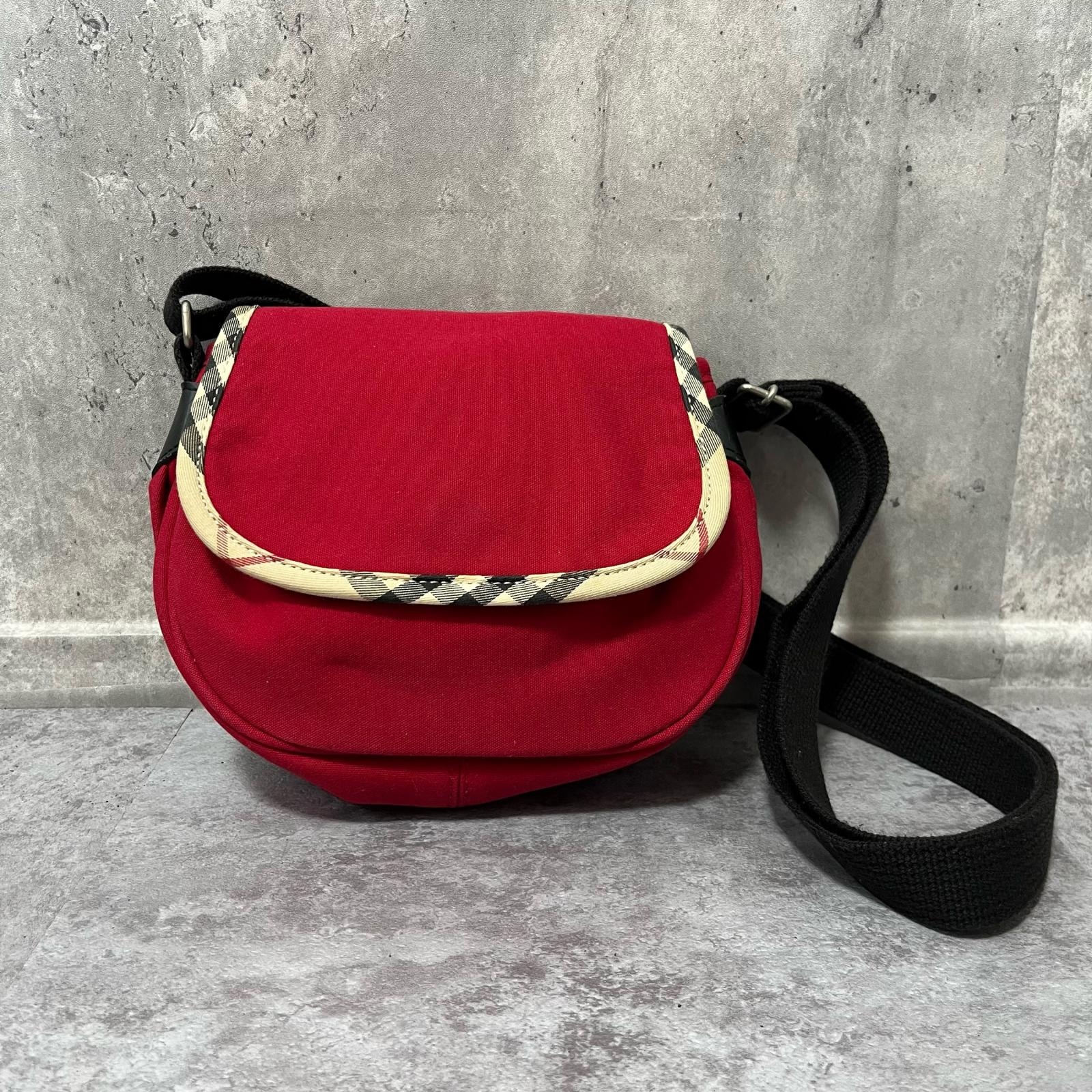 バーバリーBV424-510-16 ショルダーバッグ ユニセックス