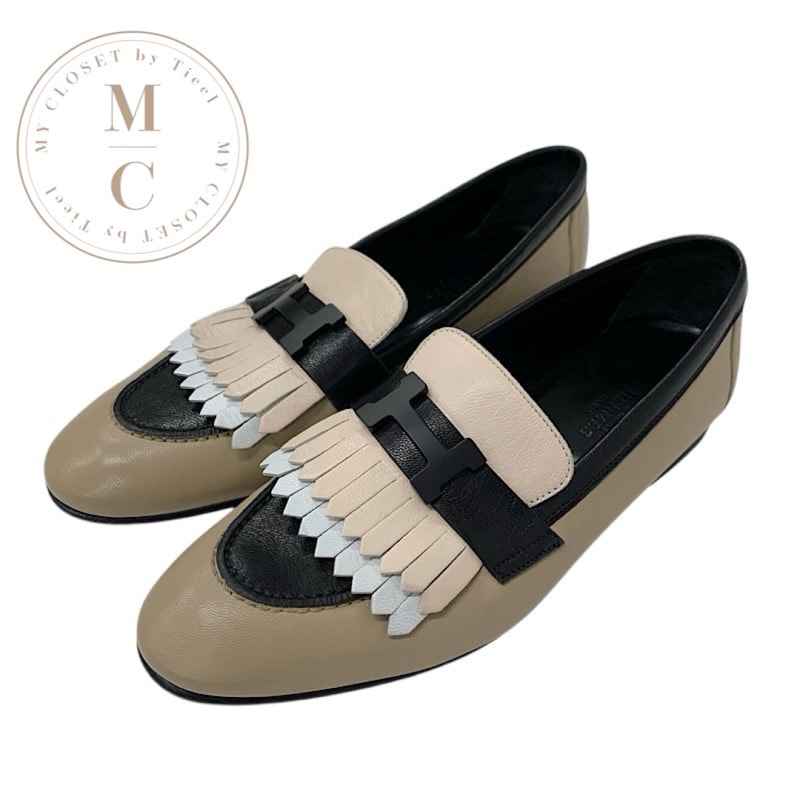 エルメス HERMES ロワイヤル ローファー 革靴 靴 シューズ レザー ベージュ ブラック ホワイト H金具 コンスタンス フリンジ モカシン フラットシューズ
