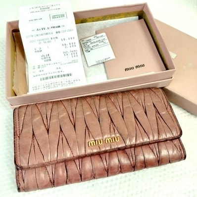 ミュウミュウ 長財布 レディース