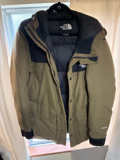 The North Face Mountain Down Coat "Black/Classic Khaki"