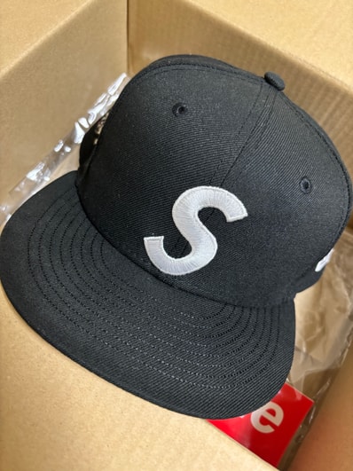 Supreme Characters S Logo New Era "Black"