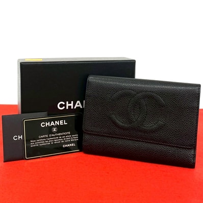 CHANEL シャネル ココマーク キャビアスキン 三つ折り財布 ブラック
97480