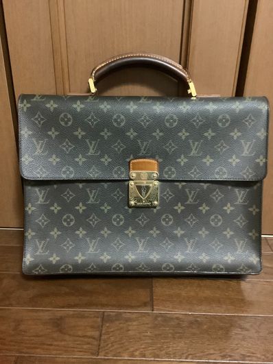 Louis Vuitton Monogram Ruggit