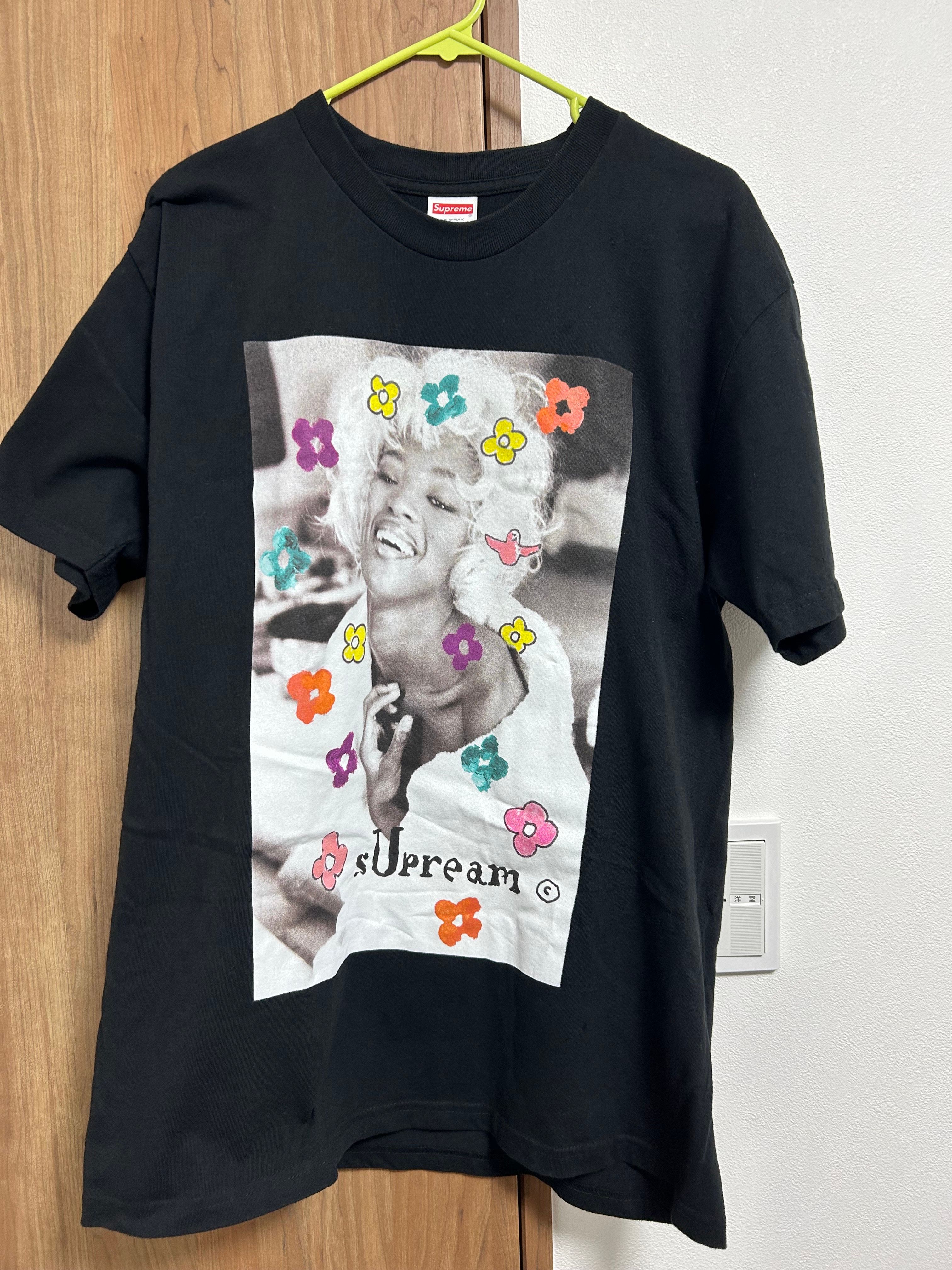 Supreme Naomi Tee "Black"
