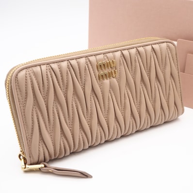 美品 MIUMIU ミュウミュウ マテラッセ ラウンドファスナー長財布 5ML506 長財布 ピンクベージュ ラムスキン レディース