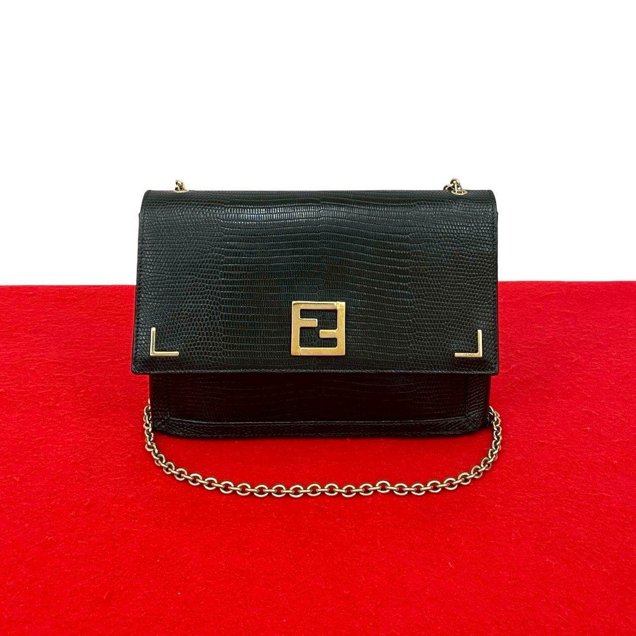 FENDI フェンディ ズッカ FF ロゴ 金具 レザー ショルダーバッグ ブラック
 26151
