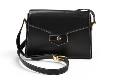 Christian Dior ディオール ヴィンテージ ショルダーバッグ レザー ブラック ゴールド金具 CDロゴ レディース 斜め掛け 【中古】