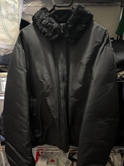 Supreme / Burberry Shearling Collar Down Puffer Jacket "Black"