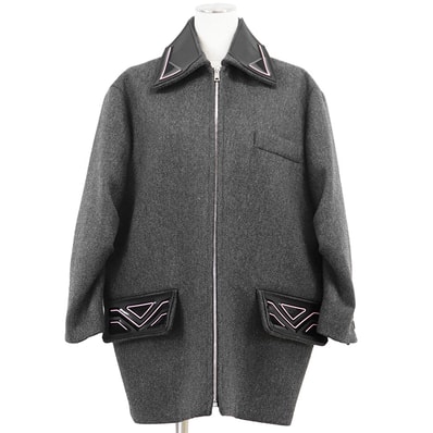 【新品同様】PRADA プラダ カーコート サイズ 38 レディース 2020年製 ウールツイル トライアングル ロゴ ラバープレート アウター グレー 灰色 イタリア製