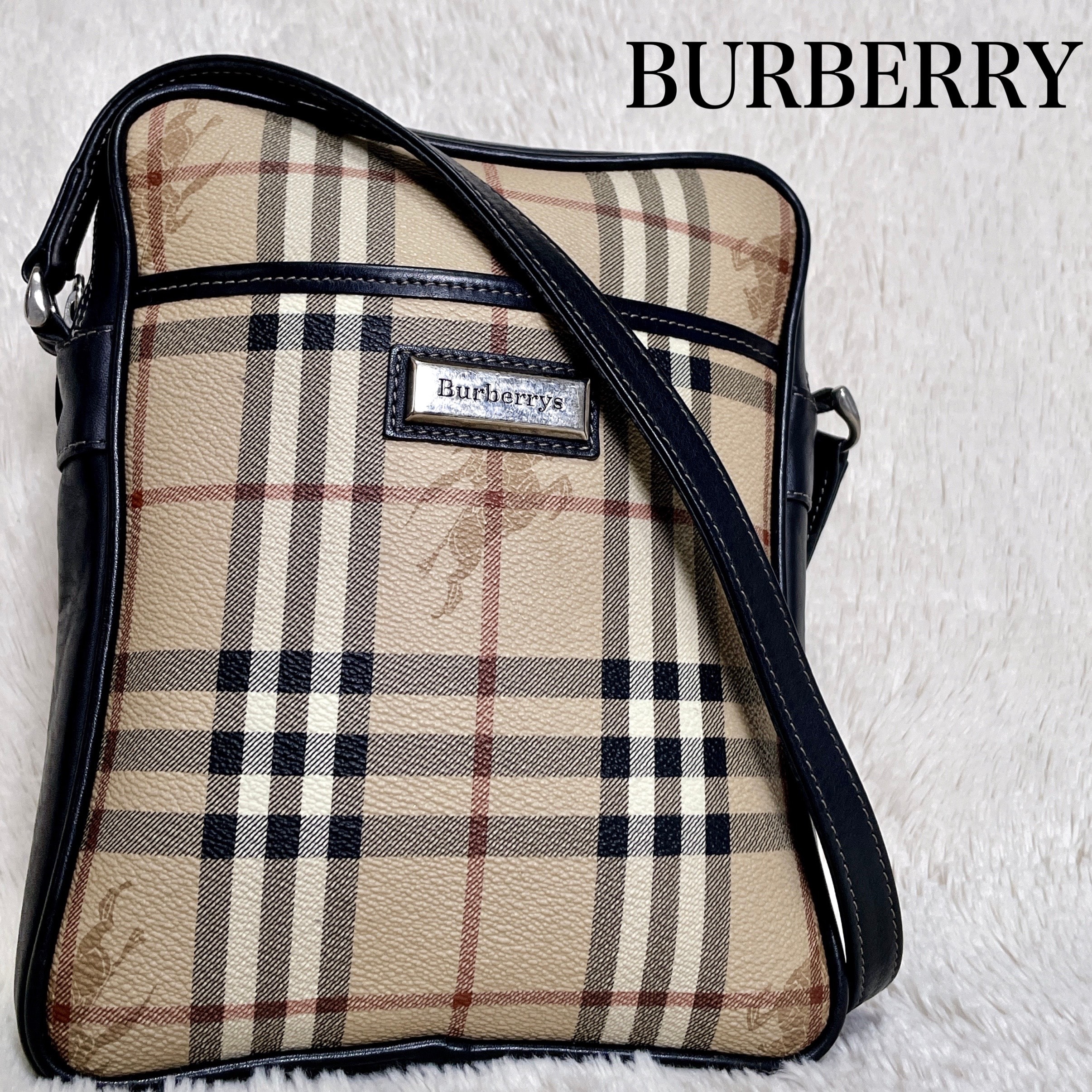 美品 BURBERRY PVC レザー ロゴプレート スクエア ショルダーバッグ