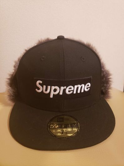 Supreme Earflap New Era® "Black"